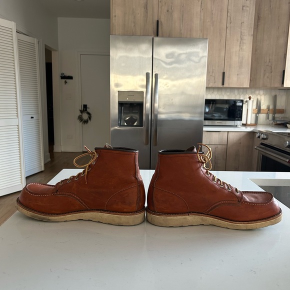 Red Wing Classic 6” Moc Toe Boot - Picture 4 of 9